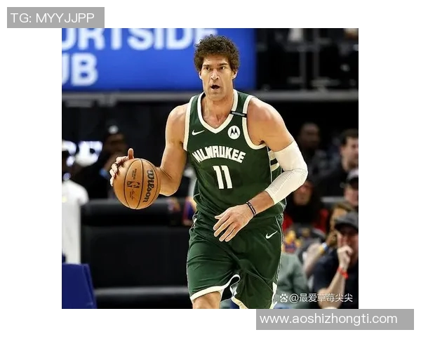 快船训练营首日祖巴茨与洛佩斯亲密互动击掌致意瞬间引发关注