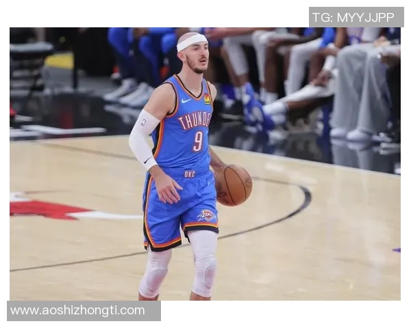 亚历山大突破分球 卡鲁索三分飙进