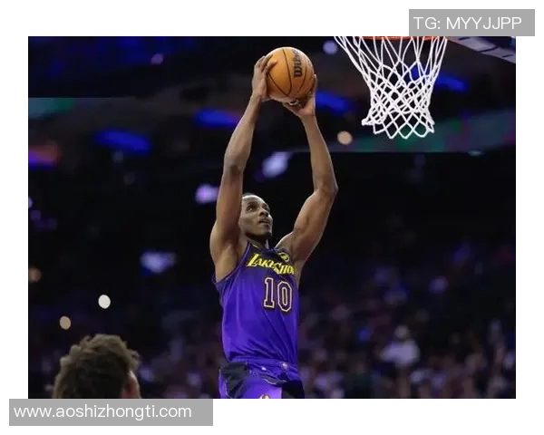 湖人官方球队与克里斯-马农签下一份双向合同