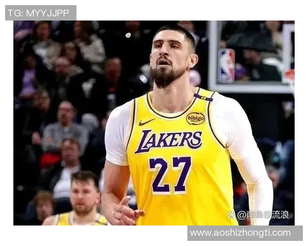 湖人队抢断反击 文森特底角三分命中