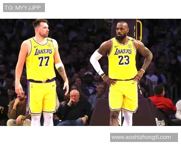 上半场结束，湖人5154落后西部倒数第一的鹈鹕